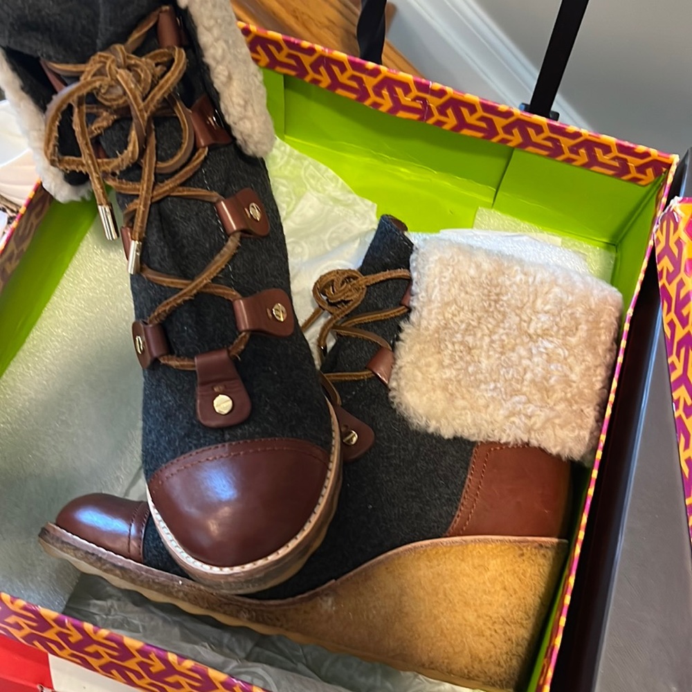 Tory Burch Marley 75mm wedge veg leather/shearling boot